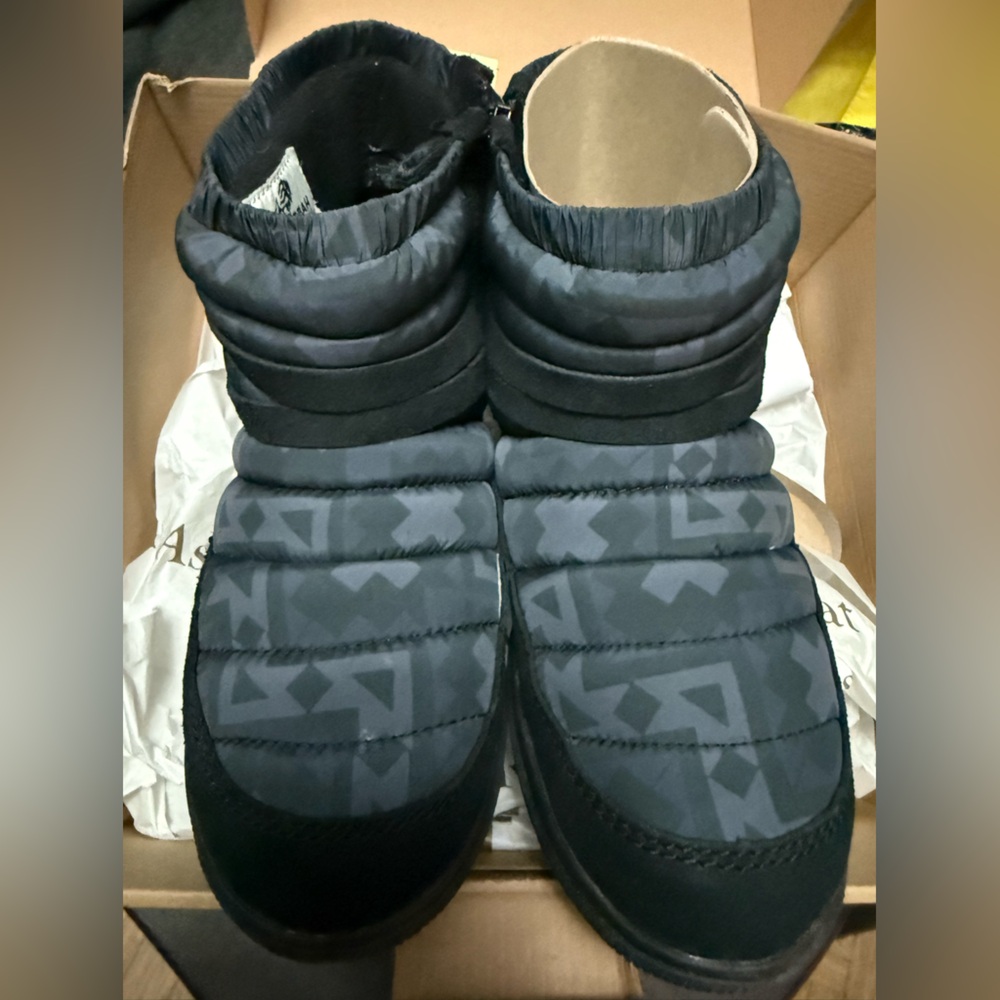 Manitobah Mukluks Woodland Ankle Boot